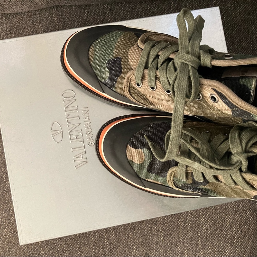Preowned VALENTINO GARAVANI Camo Canvas Sneakers